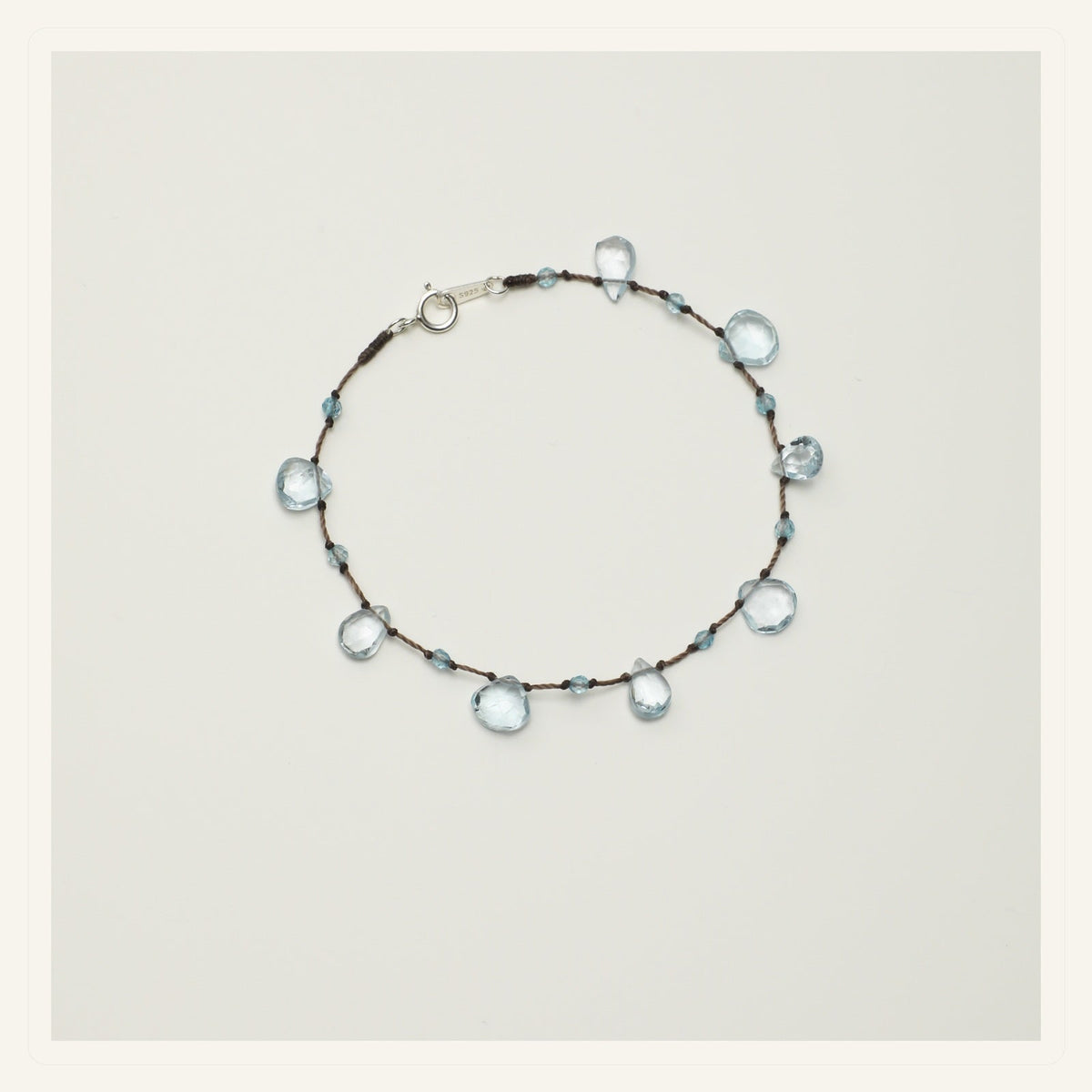 Topaz bracelet in the Mineralyra jewellery collection