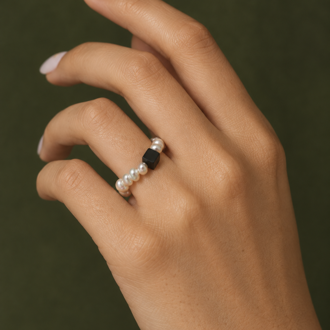 Ring – schwarzer Achat und Süßwasserperlen