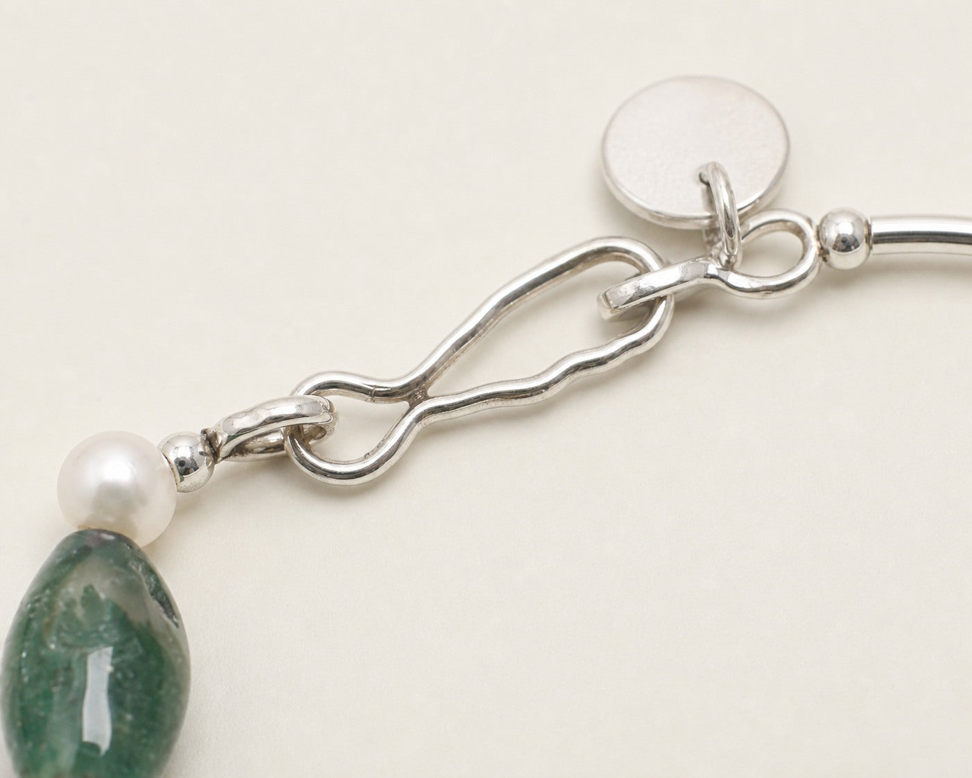 Dendritic Agate & Pearl Bracelet – Seed Bead, Sterling Silver — close-up showing stone, pearl and sterling silver details