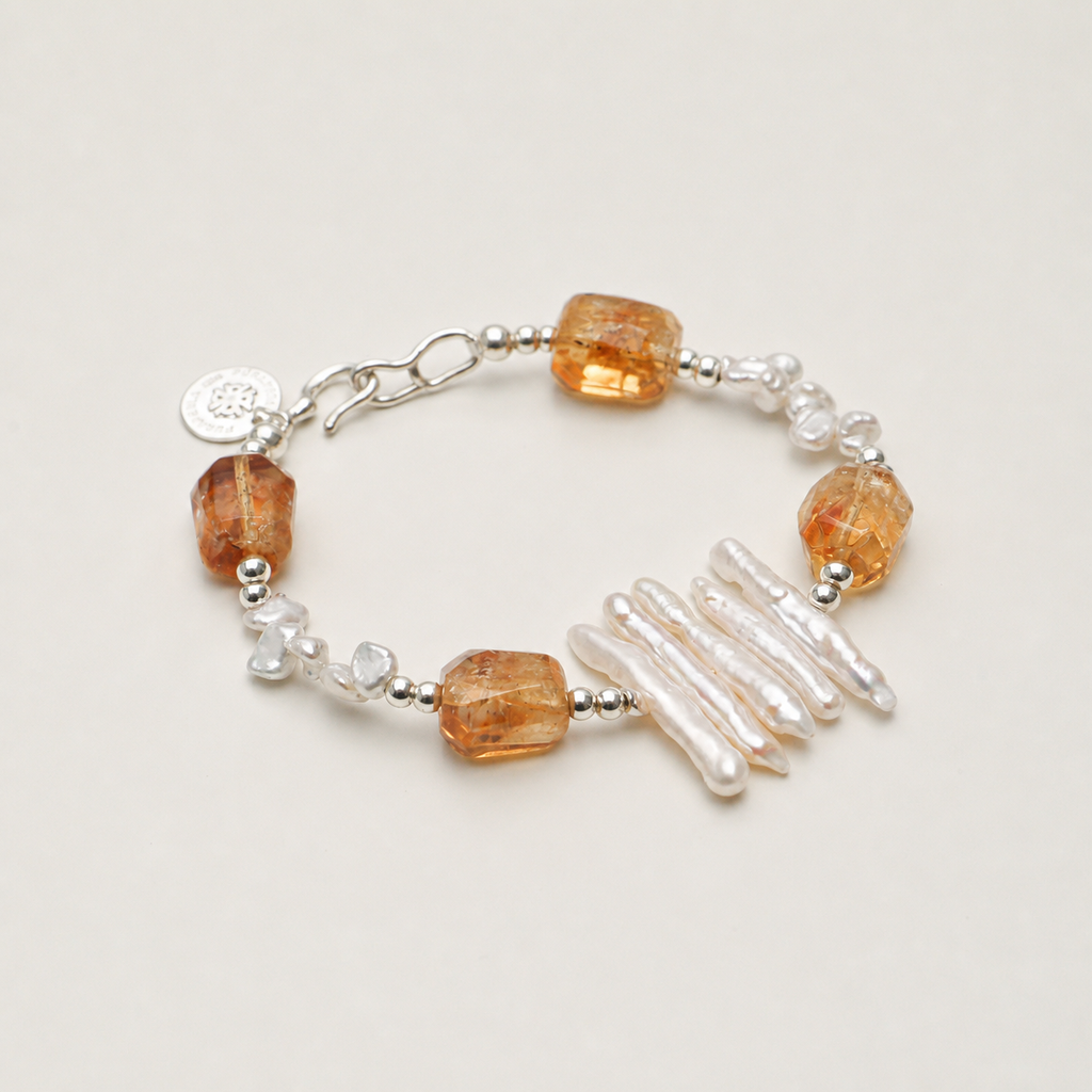 Citrine & Baroque Pearl Bracelet alternate angle showing overall construction