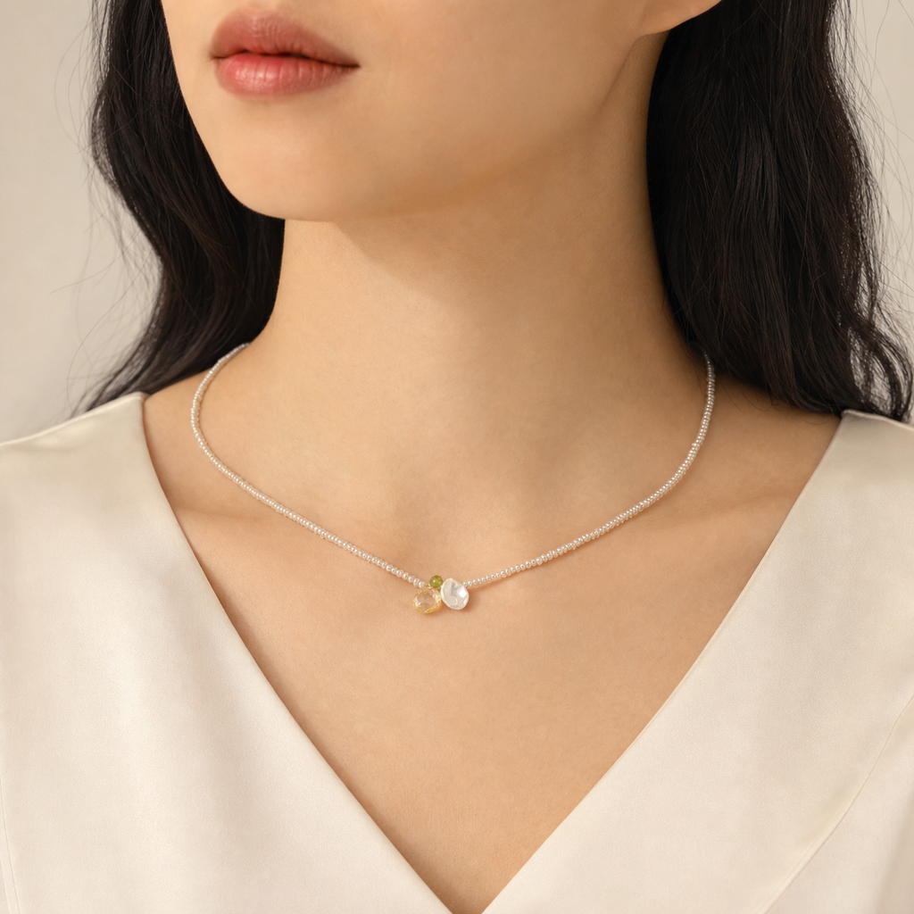 Model wearing citrine peridot freshwater pearl necklace PS2508349